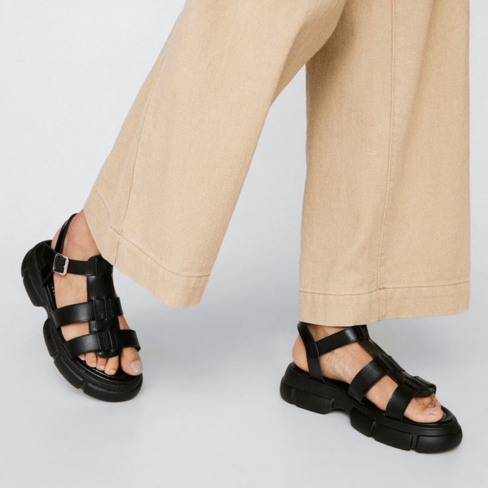 Open toe fisherman sandal